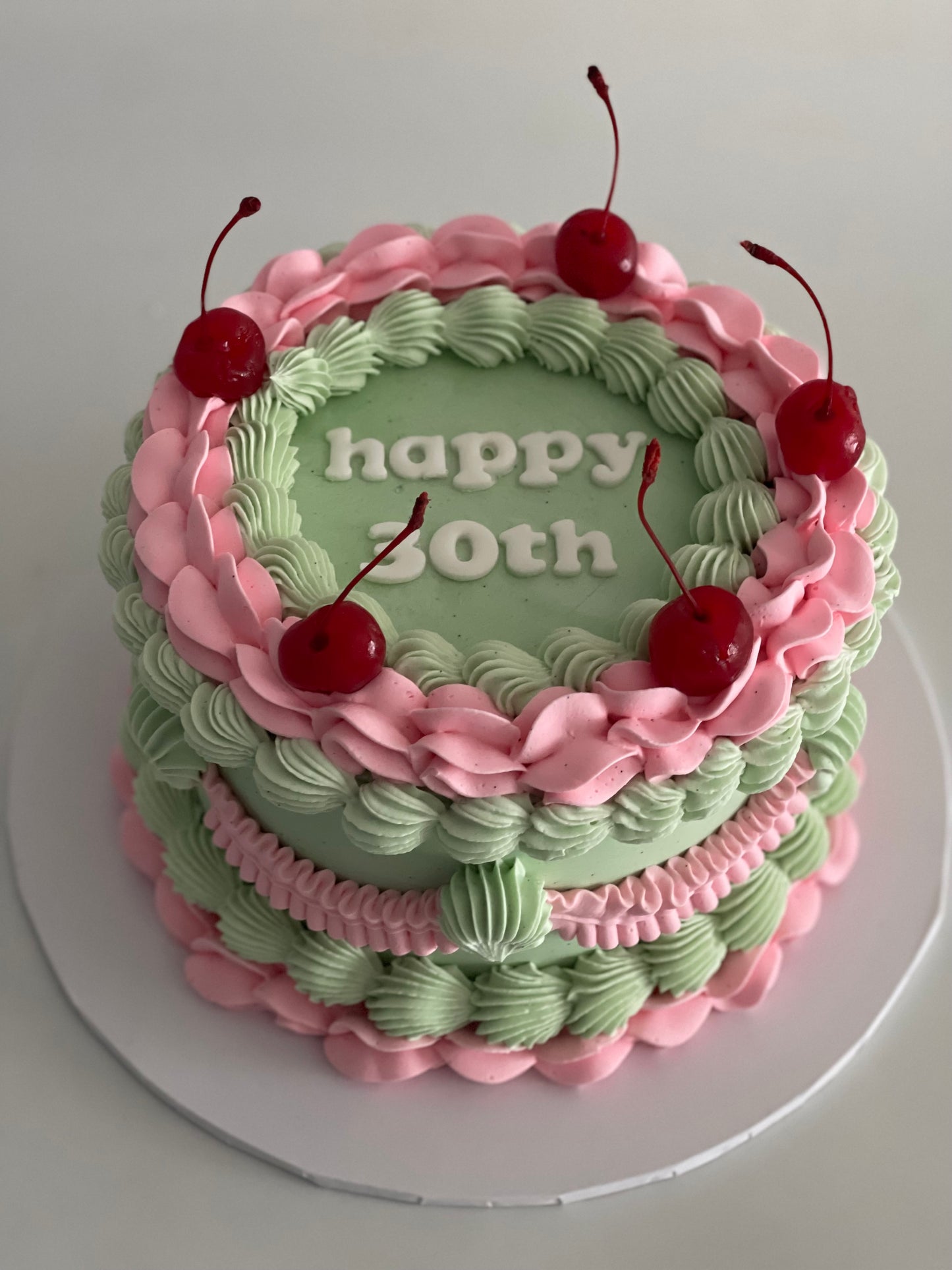 Vintage Retro Cake - Olive