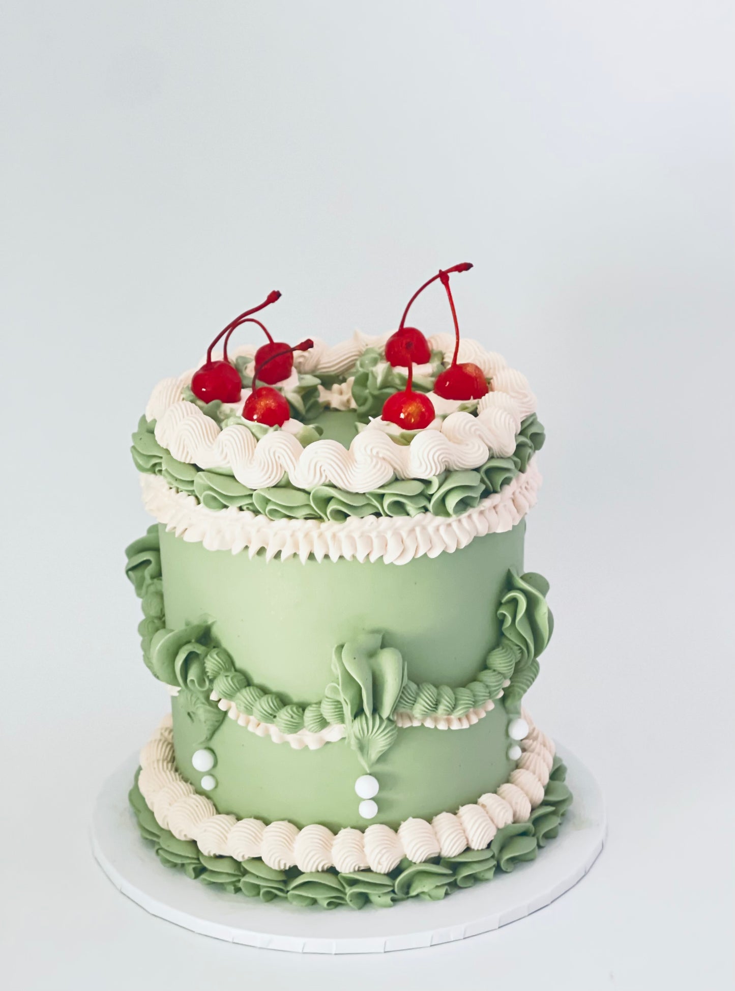 Vintage Retro Cake -Ella