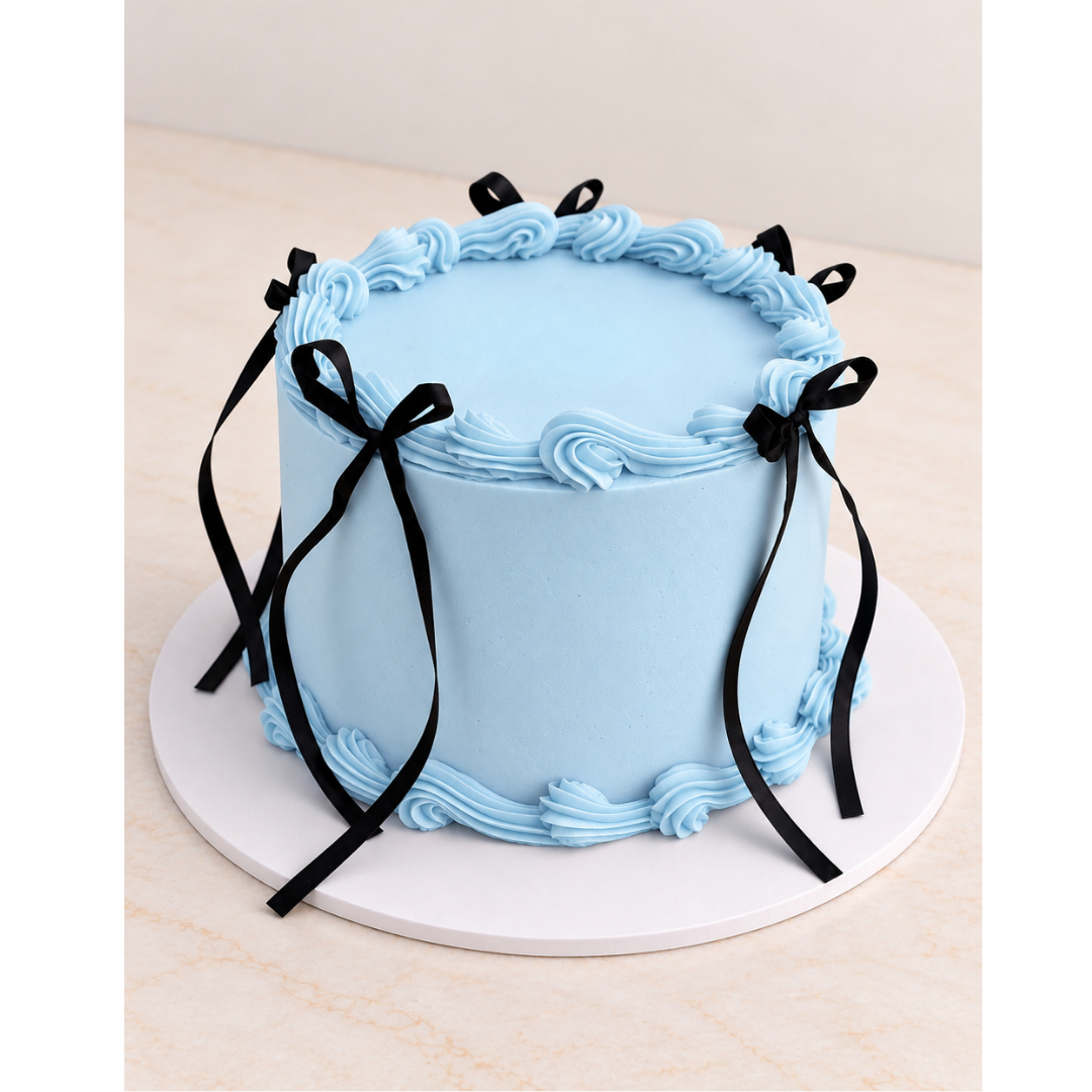 Mimi | Minimal Piped Cake