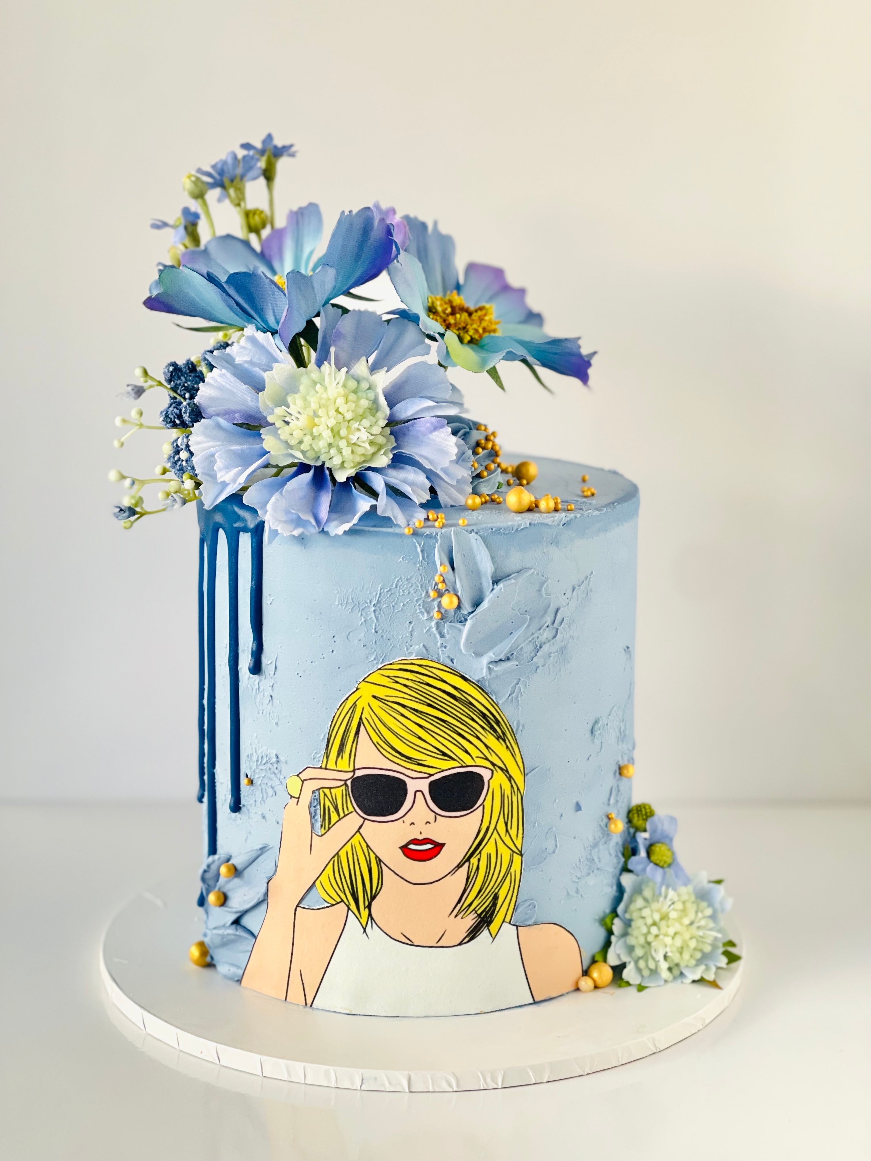 Blue flower cake with custom image