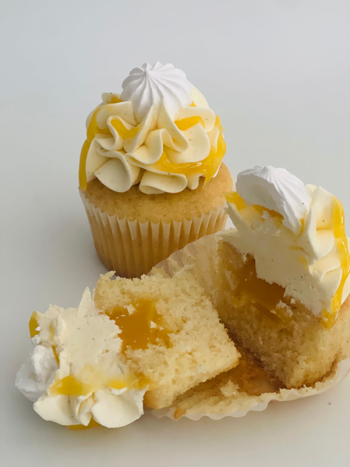 Vanilla Lemon Meringue Cupcakes